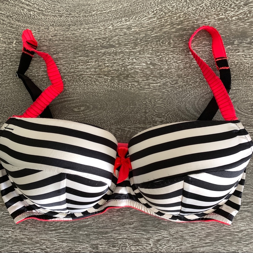 Victoria Secret 34DD